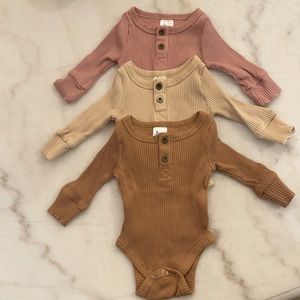 *Bundle 3 Long Sleeve Onesies & 1 Jogger NWOT